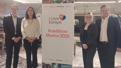 Representantes de Pe-Tra Operadora, República Checa, Noruega y Polonia en la capacitación para agencias de viajes.