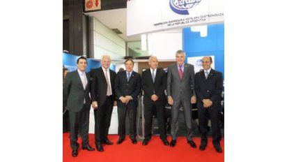 HOTELGA: Menos espacio y más reclamos en una feria con un alto voltaje político