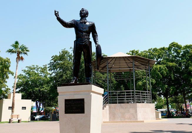 Culiacán: la Plazuela Municipal Pedro Infante es el centro de reunión más popular de Guamúchil. &nbsp;