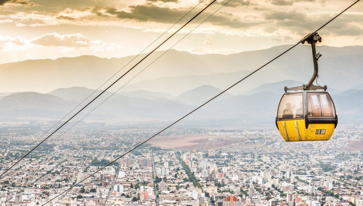 En Semana Santa se puede realizar el ascenso al cerro San Bernardo. Una reserva natural, que se eleva a una altura de 1454 msnm.
