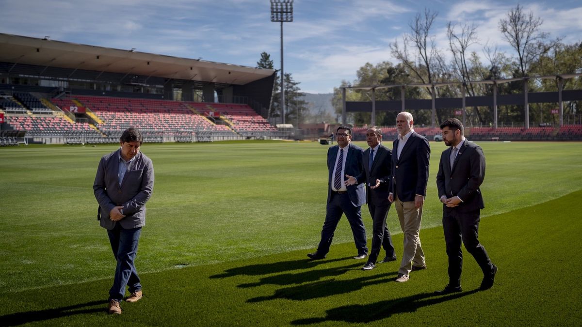 Autoridades inauguraron recientemente el Estadio Fiscal de Talca, una de las sedes del Mundial Sub 20 en Chile.