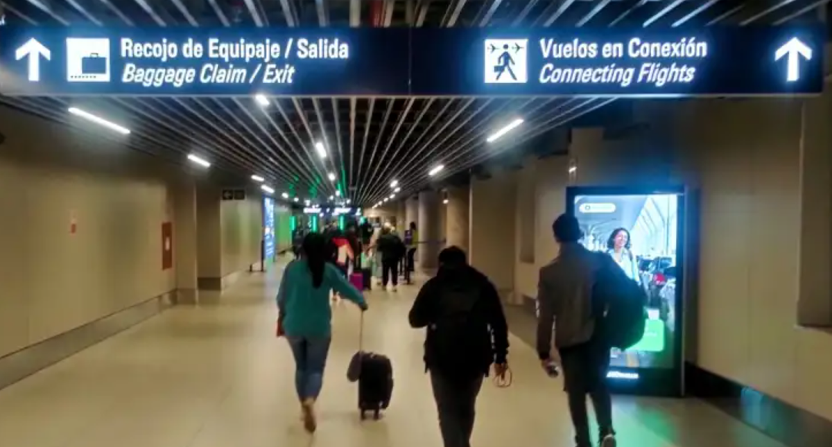 Líderes de IATA y Latam expresaron su preocupación por el impacto de las tasas aeroportuarias en la conectividad de Perú durante la asamblea anual en Brasil.