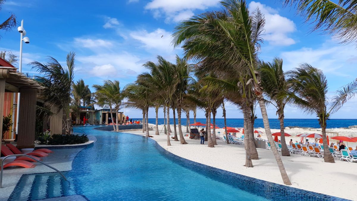 Royal Caribbean: los recorridos del Icon of the Seas incluyen destinos idílicos y un día inigualable en la galardonada isla privada de Royal Caribbean: Perfect Day at CocoCay, ubicada en Las Bahamas.