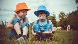 Picnic de palabras es una actividad para disfrutar de la lectura al aire libre.