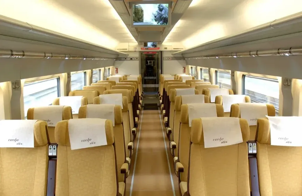 Uno de los objetivos de GoTrenes es captar aquellos clientes que compran boletos por fuera y ofrecerles el mismo producto pero con el adicional de un soporte. Uno de los objetivos de GoTrenes es captar aquellos clientes que compran boletos por fuera y ofrecerles el mismo producto pero con el adicional de un soporte.