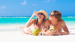 Costa Rica reúne playas en el Caribe y el Pacífico que destacan por su entorno natural y su diversidad de paisajes.