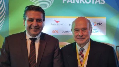 Ricardo Sosa, secretario ejecutivo de Inprotur, junto a Guillermo Alcorta, presidente de Panrotas, durante la jornada inaugural del importante evento celebrado en San Pablo, Brasil.