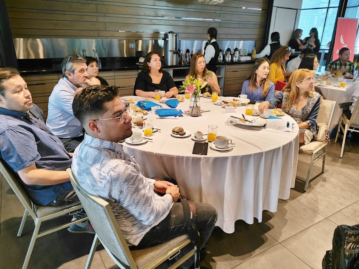 Cartagena: gran éxito en desayuno para profesionales