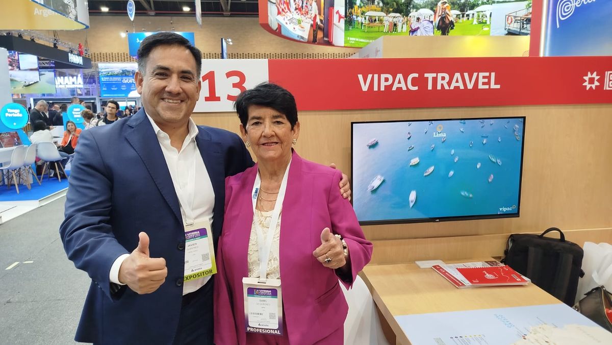 Javier Quiñones y su mamá Isabel Pareja de Quiñones.