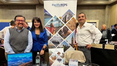 Equipo de Pacific Reps en su stand durante el Workshop de Ladevi.&nbsp; 