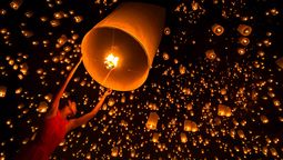 Vacaciones en Asia: Tailandia y Laos invitan a disfrutar del singular Festival de las Luces.