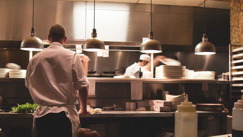 Ciudad deBuenos Aires: el Banco Ciudad ofrece descuentos exclusivos para incentivar elconsumo en gastronomía y créditos a tasas fijas para empresarios.&nbsp;