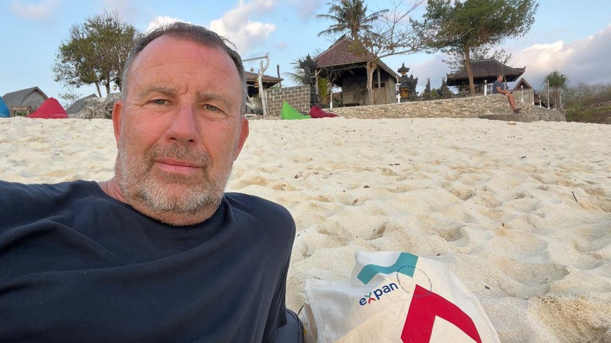 Eugenio Cox, socio gerente de Expan Tours, en Nusa Lembongan, Indonesia. - Ladevi Medios y Soluciones Eugenio Cox, socio gerente de Expan Tours, en Nusa Lembongan, Indonesia.