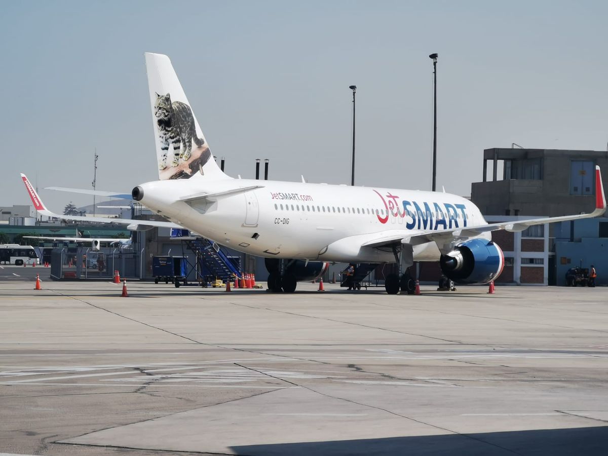 Desde el pasado 25 de abril, el nuevo avión de JetSmart inició vuelo en cielo peruano. - Ladevi Medios y Soluciones Desde el pasado 25 de abril, el nuevo avión de JetSmart inició vuelo en cielo peruano.