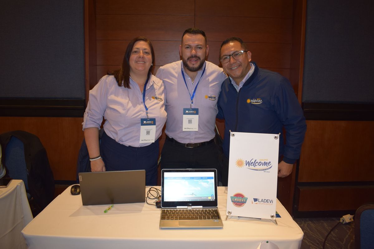 Equipo de Grupo Welcome en el Ladevi Workshop Bogotá.