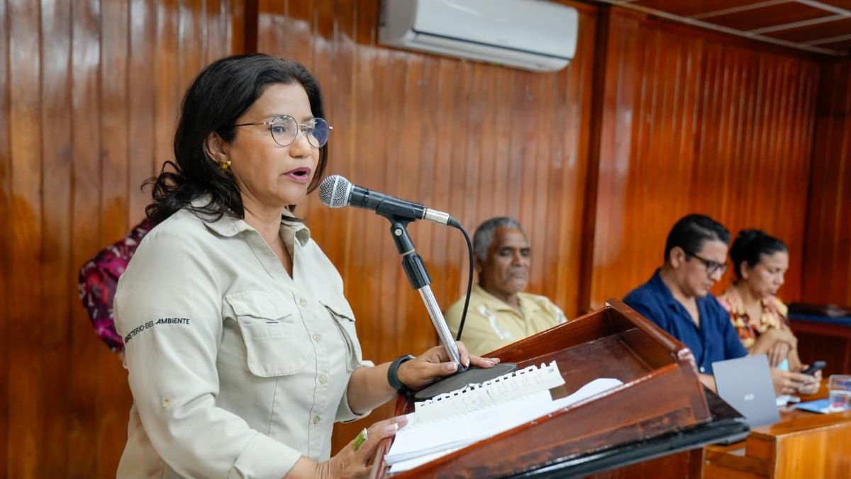 Mariuxi Farías, nueva directora del Parque Nacional Galápagos. - Ladevi Medios y Soluciones Mariuxi Farías, nueva directora del Parque Nacional Galápagos.