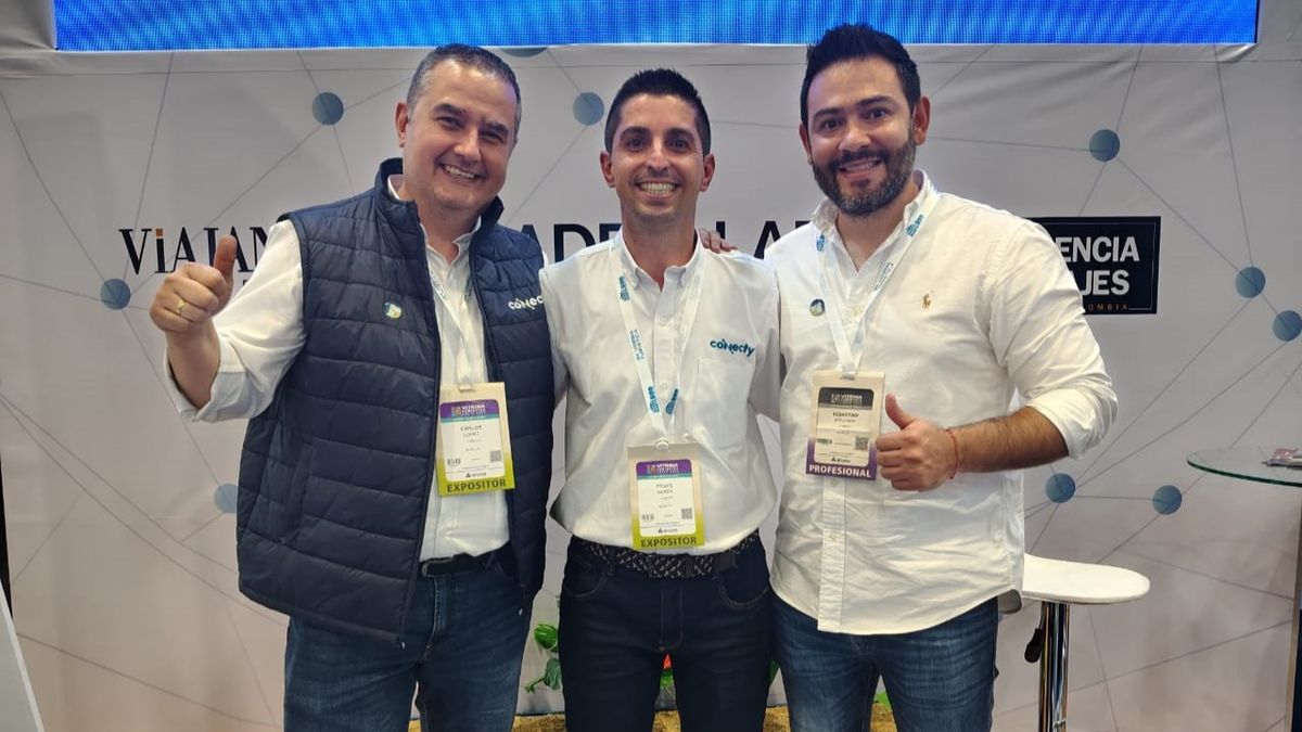 El equipo de Conecty.