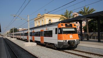 Viajar gratis en tren por España: guía para solicitar los abonos de Renfe