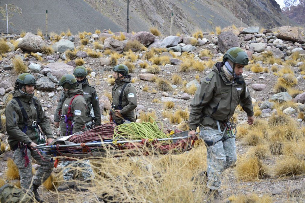 Mendoza busca cobrar a turistas imprudentes por rescates en la montaña. Guías de turismo rechazan la iniciativa.