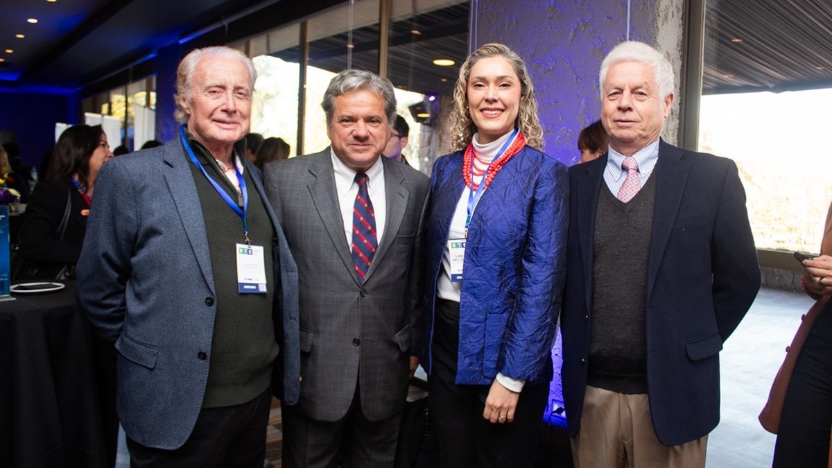 Ernesto Byrne (DoubleTree), José Miguel Soto-Luque (Interexpo), Loreto Díaz (Sky Costanera), y Guillermo Correa (Travel Security). 