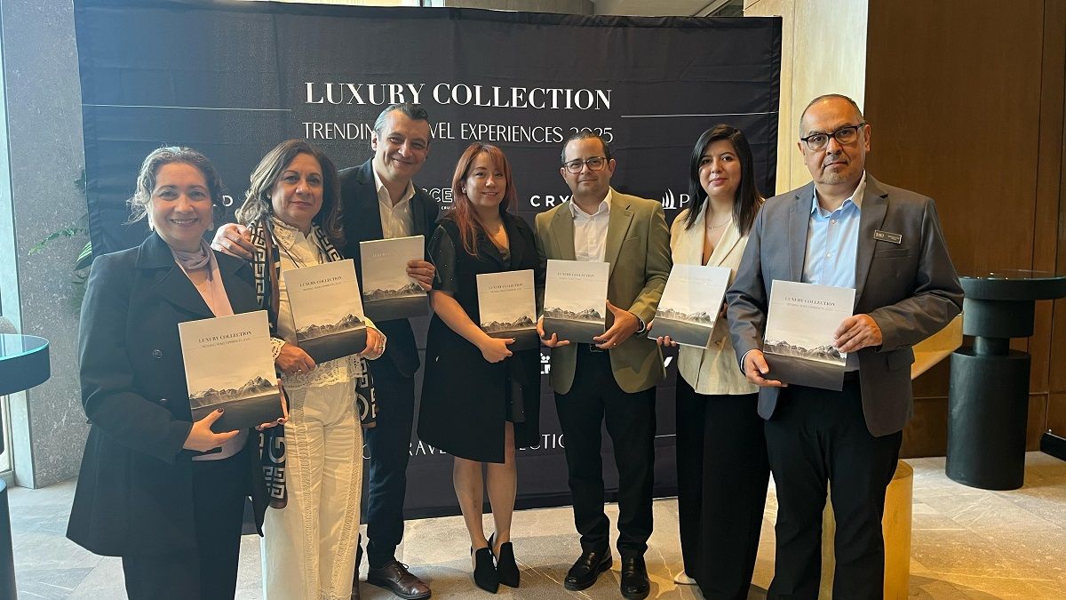 El equipo de Nao Travel Collection durante la presentación del catálogo Luxury Collection Trending Travel Experiences 2025.