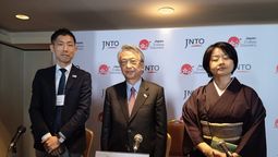Japón celebró el primer año de operaciones de su oficina de Turismo en Ciudad de México. En la foto: Yasuyuki Harada, director de JNTO; Satoshi Seino, presidente de JNTO; y Masumi Yamada, directora general de JNTO.