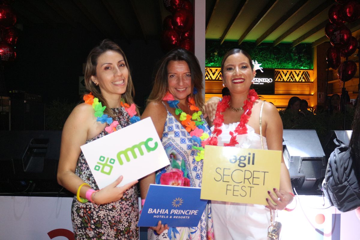 Patricia Sánchez, ejecutiva de cuentas de MMC; Michéle Etchevers, directora comercial de Bahia Principe y Mayra Ruiz, parte del equipo de ejecutivos comerciales de Ágil.