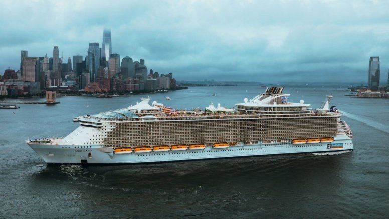 El Oasis of the Seas, navío insignia de su clase. Para 2028 Royal Caribbean sumará su séptimo barco-hermano.