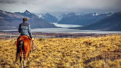 Explora El Calafate, una invitación a descubrir la naturaleza patagónica a todo lujo y de la mano de expertos.