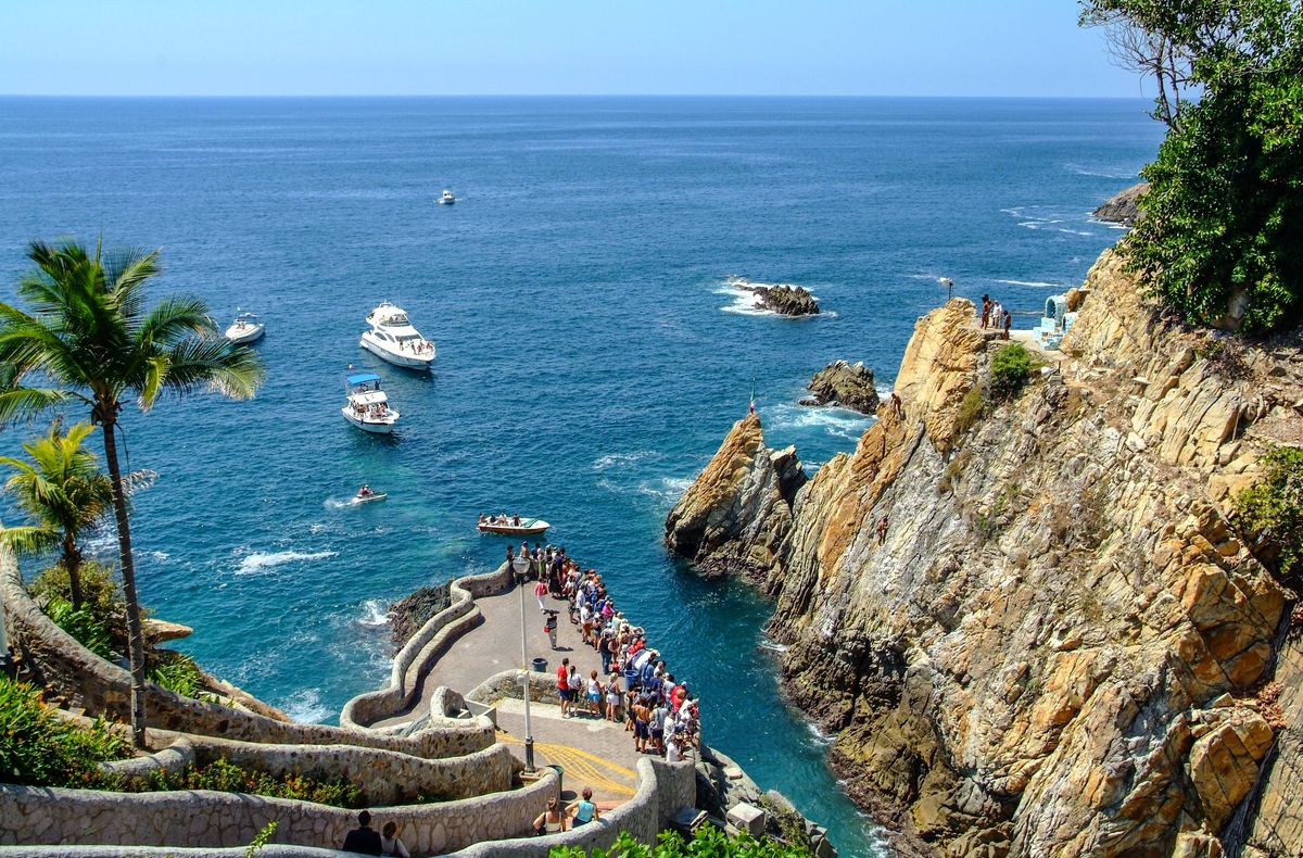 Euromundo: tienen varios paquetes diseñados para vacacionar en playas nacionales.