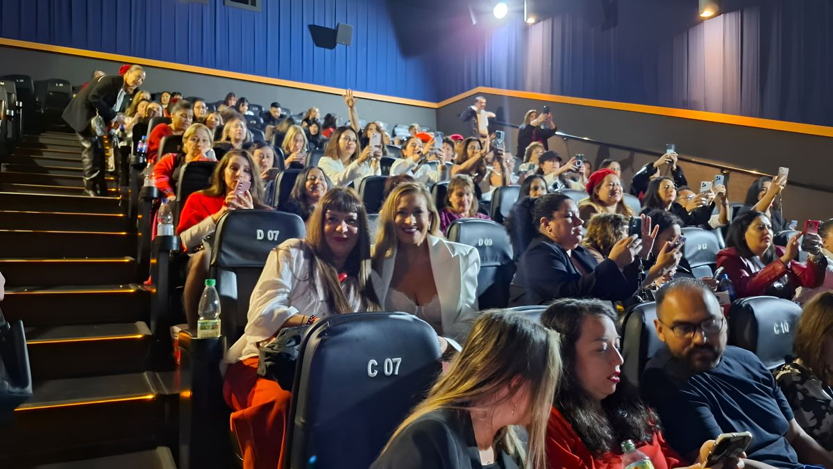 El estreno se realizó en el Cineplanet Costanera Center.