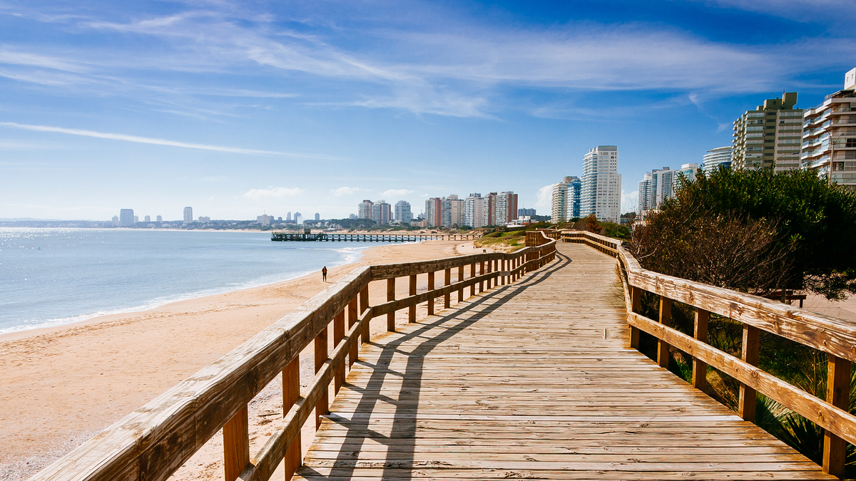 Cruceros: Punta del Este es una playa tan encantadora como exclusiva.