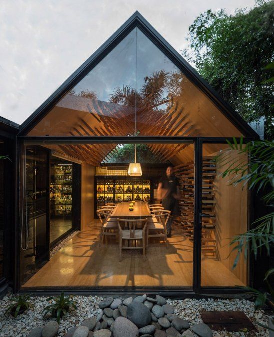 La nueva vinoteca de Alo’s Bistró tiene una nueva vinoteca.