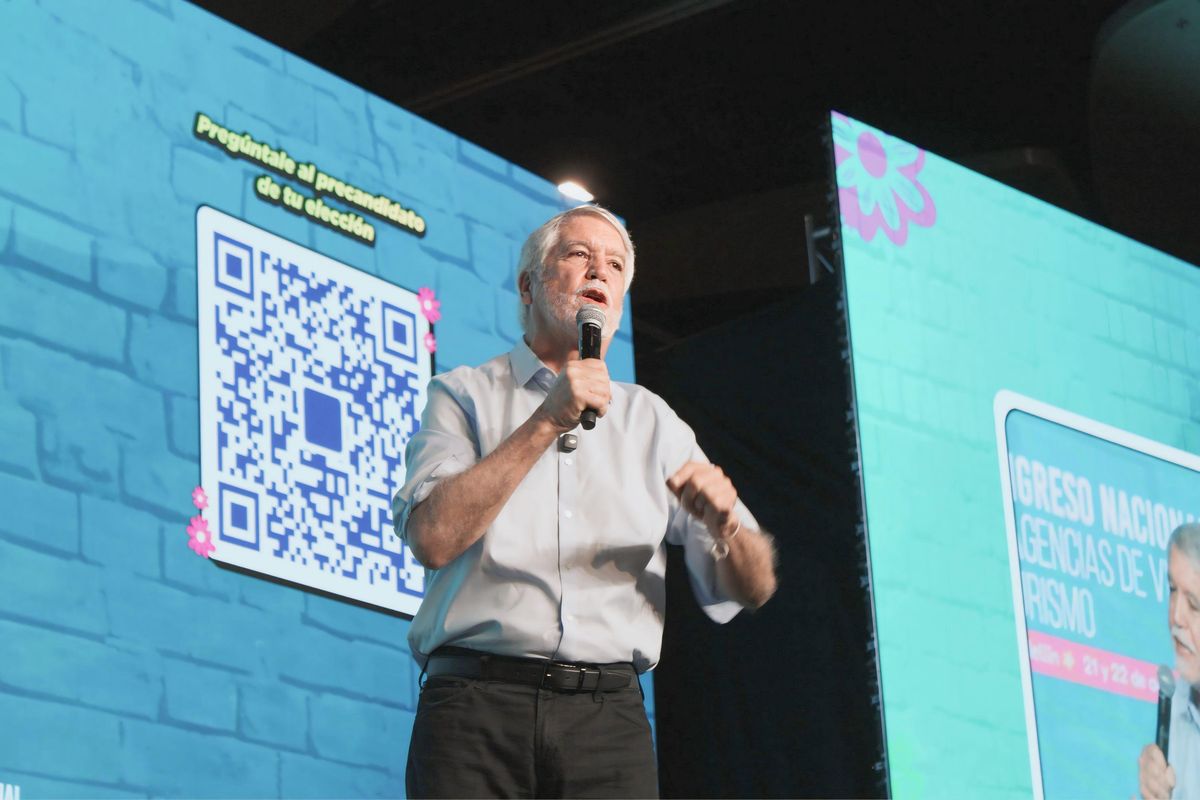 Enrique Peñalosa, precandidato presidencial, estuvo presente en el panel organizado en el marco del Congreso Nacional de Anato 2025.&nbsp;