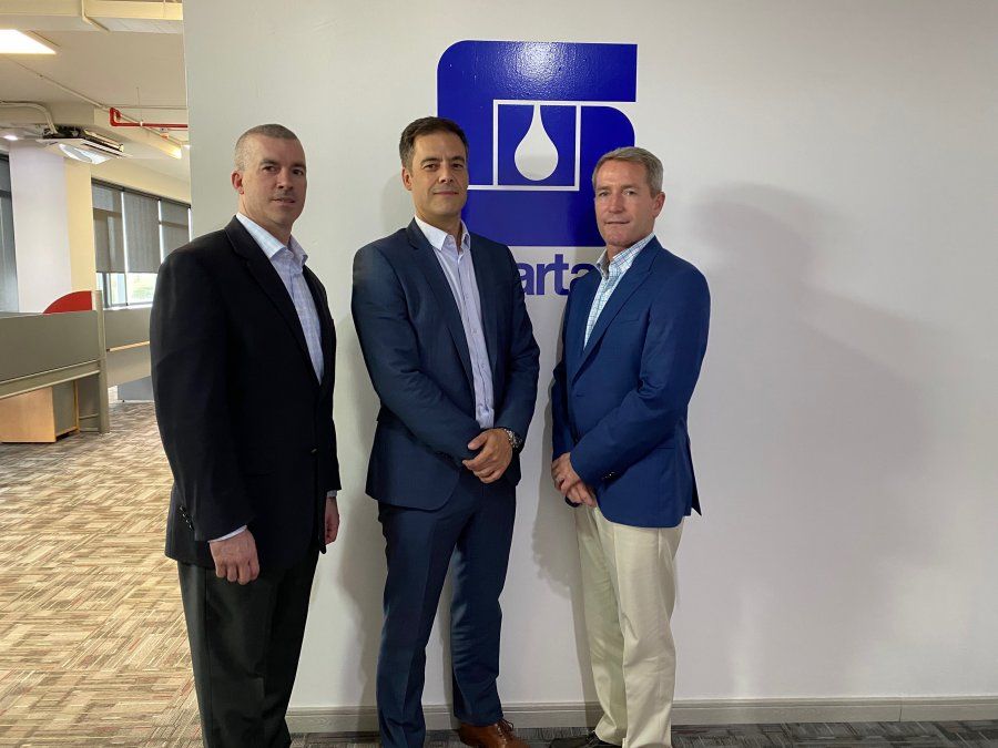 Justin Black, CFO de Spartan Chemical Company, Inc.; Santiago Fern&aacute;ndez Arroyo; y John Swigart, presidente dede Spartan Chemical Company, Inc.