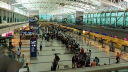 altText(Paro general del 9 de mayo: SKY Airline cancela sus vuelos en Argentina)}