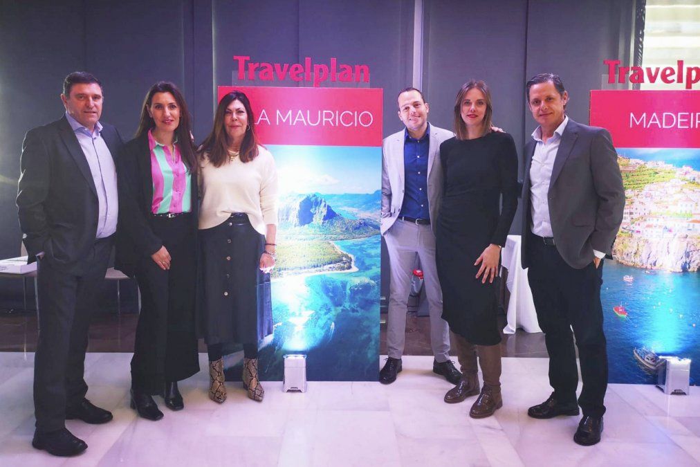 Responsables de Travelplan durante uno de sus roadshows