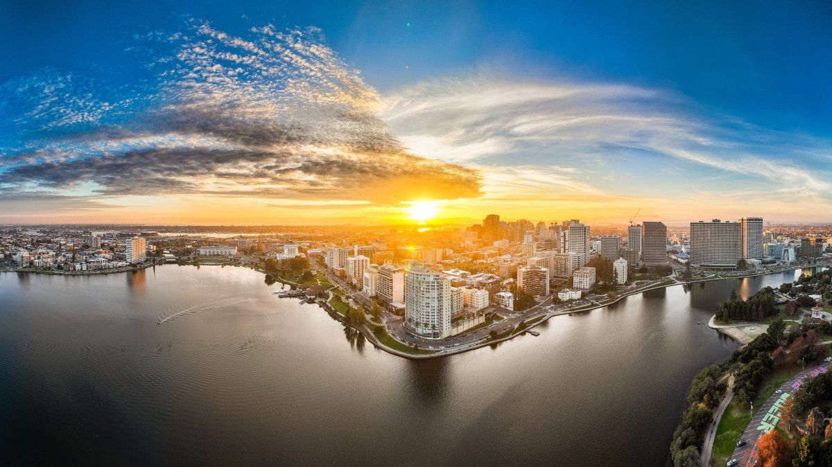 Los visitantes de Oakland podrán disfrutar de eventos de temporada como Montclair Beer, Wine & Music y Lakefest en Lake Merritt.