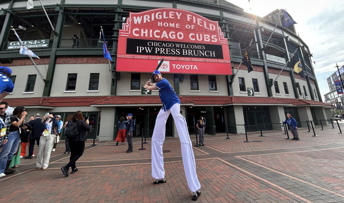 Todos los periodistas invitados a IPW 2025 disfrutaron de una recepción en Wrigley Field.