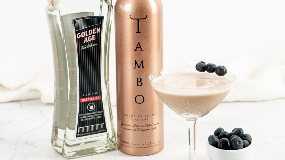 Coctelería para el verano 2025: combinar la textura de Tambo con frutos rojos. 