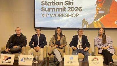 Station Travel: Charlie Languiller junto a representantes de los centros de esquí.