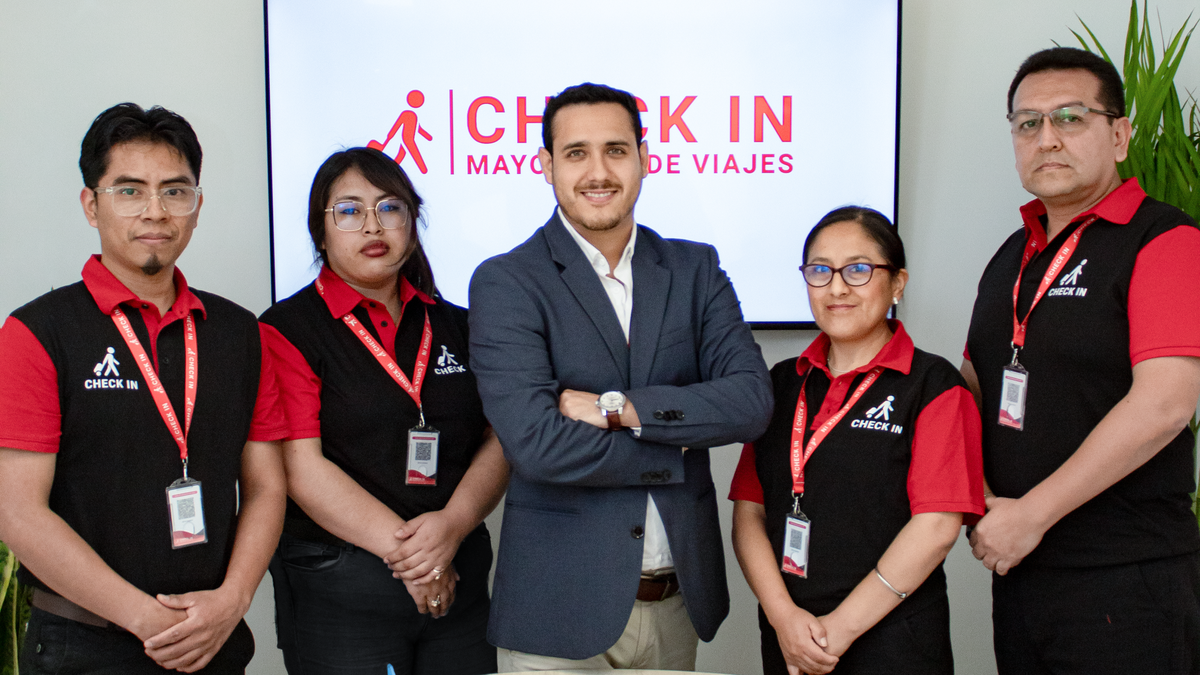 Equipo de Administración, Contabilidad y RR. HH., base del desarrollo interno: Luis Reyna, Angie Huamaní, Noemí Córdova y Ángel Ibáñez. Equipo de Administración, Contabilidad y RR. HH., base del desarrollo interno: Luis Reyna, Angie Huamaní, Noemí Córdova y Ángel Ibáñez.