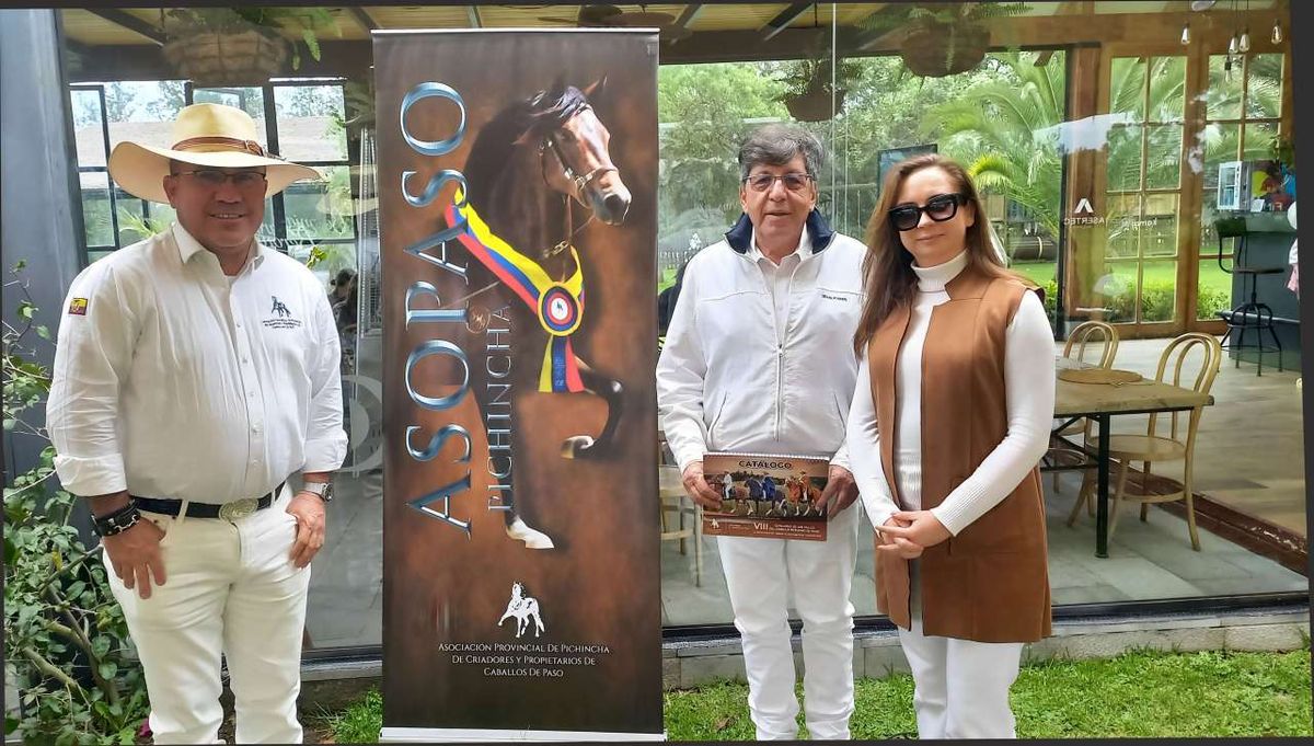 Gustavo García, Consejero Económico Comercial del Perú en Ecuador; Hernán Rosanía, presidente de la Asociación Provincial de Pichincha de Criadores y Propietarios de Caballos de Paso (Asopaso); y Fanny Thivierge, especialista de Turismo en PromPerú. - Ladevi Medios y Soluciones Gustavo García, Consejero Económico Comercial del Perú en Ecuador; Hernán Rosanía, presidente de la Asociación Provincial de Pichincha de Criadores y Propietarios de Caballos de Paso (Asopaso); y Fanny Thivierge, especialista de Turismo en PromPerú.