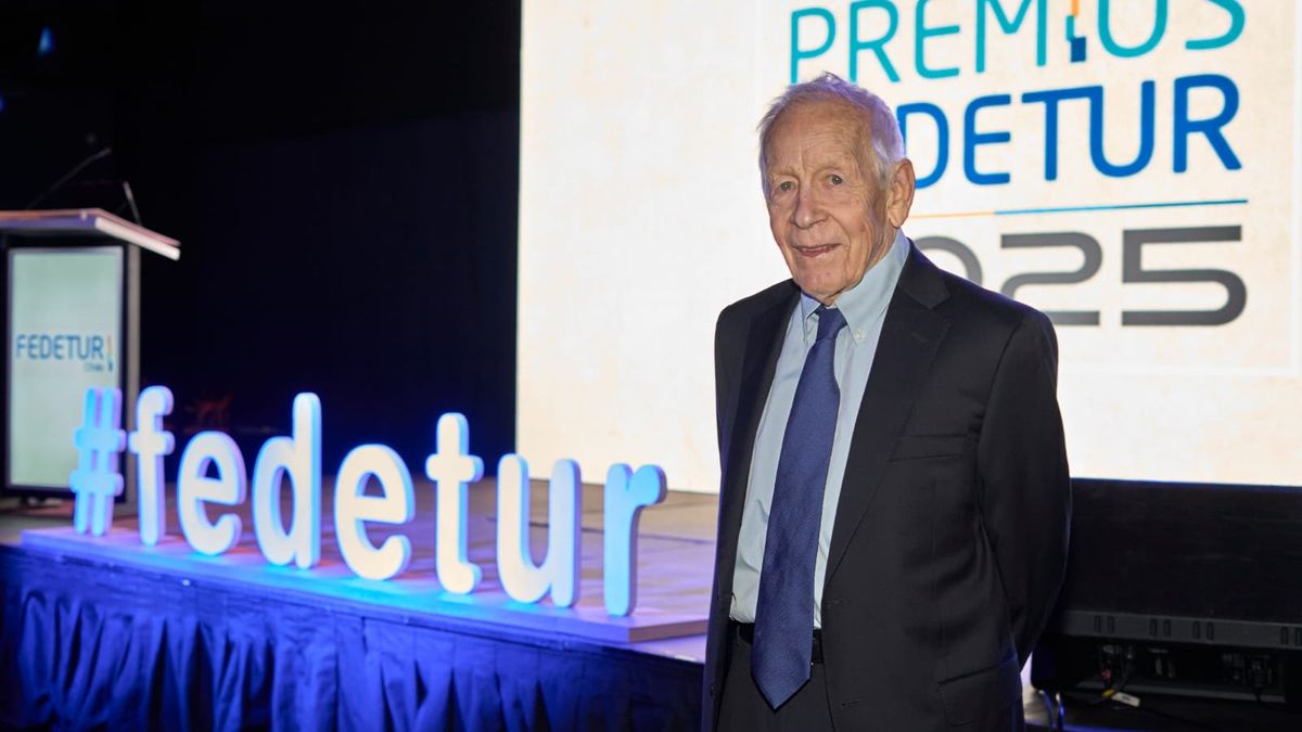 Henry Purcell, fundador de Portillo, recibió el reconocimiento “Forjador del Turismo”. Henry Purcell, fundador de Portillo, recibió el reconocimiento “Forjador del Turismo”.