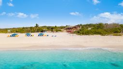 Playas cristalinas, resorts de lujo y cultura caribeña hacen de Anguilla un destino exclusivo.