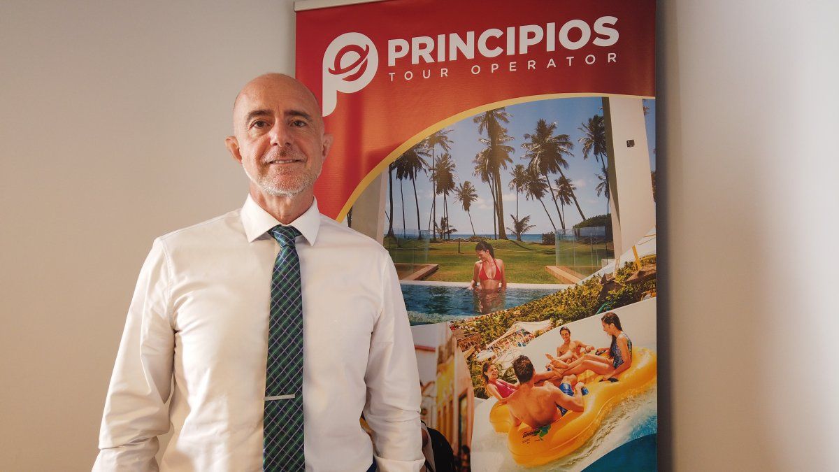 Oscar Juárez, director de Principios.