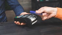 Más turistas internacionales usan tarjeta de crédito en Colombia, impulsando el turismo receptivo y la entrada de divisas.