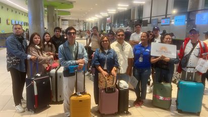 Un grupo de más de 50 personas recibió el año 2026 en Punta Cana gracias a la operación de Maxitravel, Peru Routes Mayorista y Arajet. Un grupo de más de 50 personas recibió el año 2026 en Punta Cana gracias a la operación de Maxitravel, Peru Routes Mayorista y Arajet.