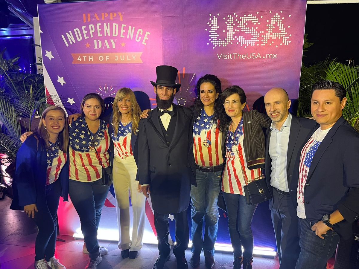 La oficina regional de Brand USA celebró el la 245° conmemoración del Día de la Independencia de Estados Unidos en compañía de operadores y agentes de viajes.&nbsp;