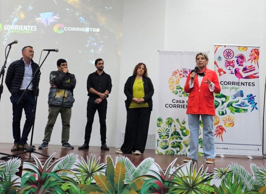 La ministra de Turismo de Corrientes, Alejandra Eliciri, durante su exposición en el evento.